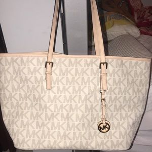 Michael kors tote